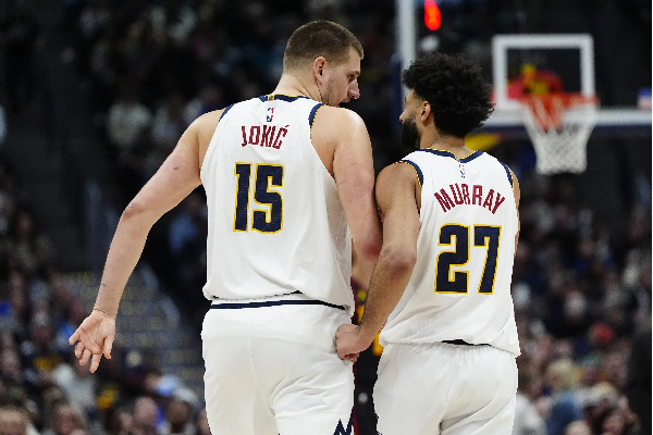 化学反应炸裂！穆雷 11 中 10 三分 52 分弑杀 约基奇 24+8+13 全能控场 掘金双杀步行者